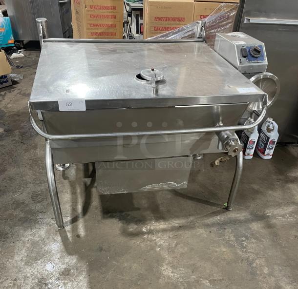 Groen 40 Gal. stainless steel gas braising pan on legs, tilting design, commercial kitchen equipment, good condition.