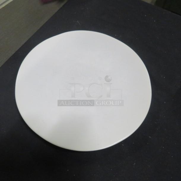 11-inch Fortessa white dinner plate in pristine condition, smooth finish, model 12XBID.