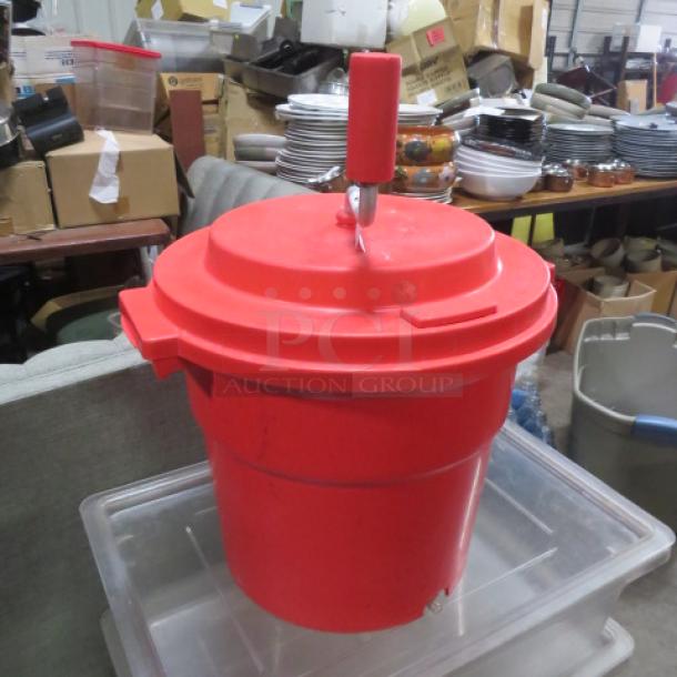 Red Chefmaster salad spinner in good condition, with crank handle and secure lid. Ideal for drying salad efficiently.