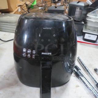 Philips Air Fryer HD9240, 1760W, 120V, black, with dial controls, in good condition.