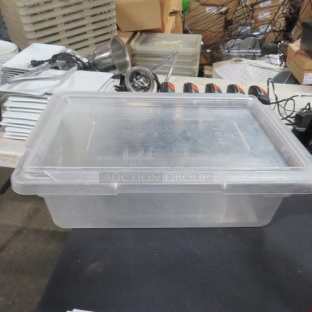 3-gallon clear food storage container with lid, model 5XBID, in clean condition, suitable for kitchen use.