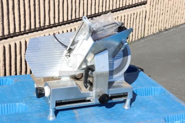 Avantco SL713MAN 13" meat slicer, medium-duty, scratch-n-dent, manual gravity feed, 3/4 hp, 630 watts, new condition.