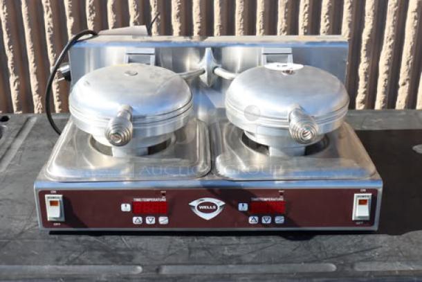 BRAND NEW Wells 5B-WB2E-230V Double Waffle Maker, 230V, 7.5 Amps, 1,800 Watts. S/N: WWB20425A0006.