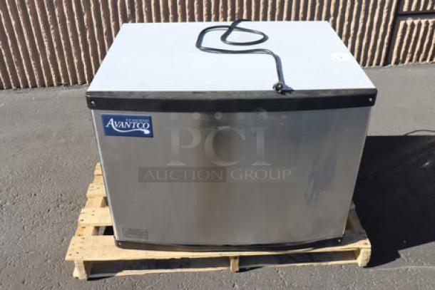 BRAND NEW Avantco Ice MC-F-530-A 30" air-cooled ice machine, scratch-n-dent, full cube, 497 lb capacity, 115V, on pallet.