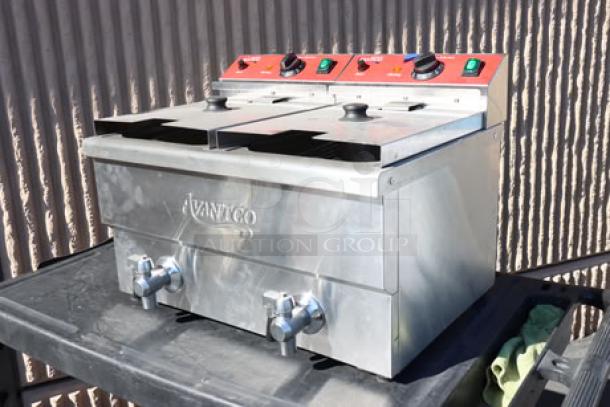 Avantco F202 dual tank electric fryer, 30 lb., 208-240V, 5400/7200W, stainless steel, brand new with minor scratches.