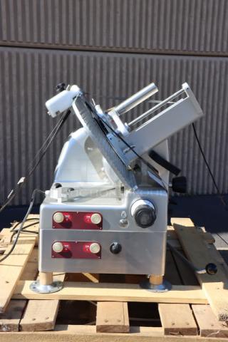 Estella SLA13 13" Heavy-Duty Meat Slicer; brand new, scratch-n-dent; automatic/manual option; 3/4 hp, 120V, 4A.