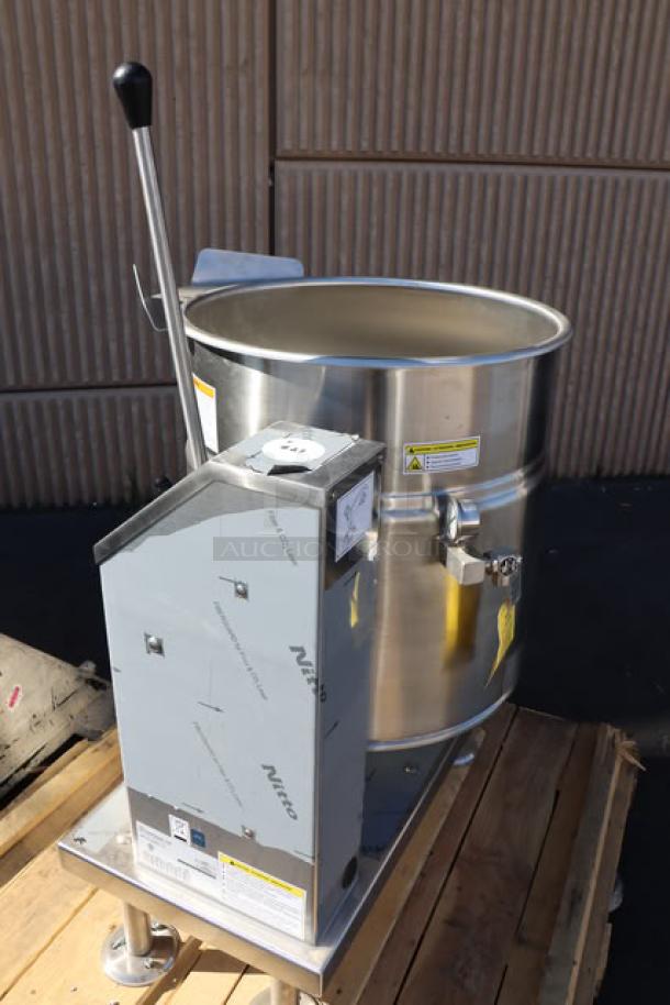 Brand new Cleveland KET-20-T 20 Gallon Tilting 2/3 Steam Jacketed Electric Kettle, stainless steel, 208/240V, S/N: 250123050628.