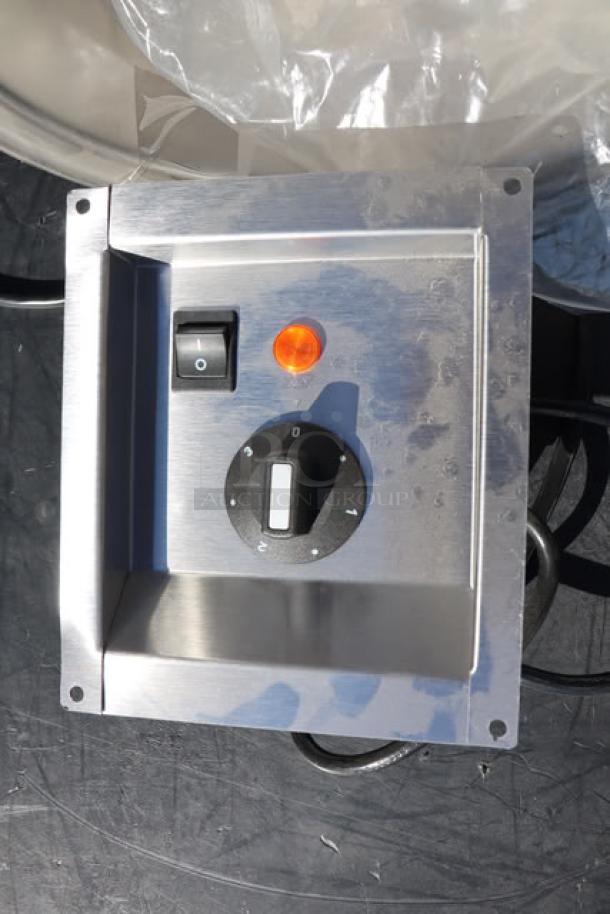 Vollrath 36465 11 Qt. Modular Drop-In Soup Well, control panel with switch and dial, minor scratches visible.