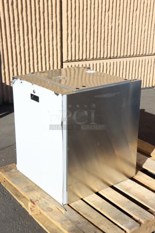 Brand new Scotsman HST21-A stainless steel ice dispenser stand, 21.5" x 23.75". Scratch-n-dent condition.