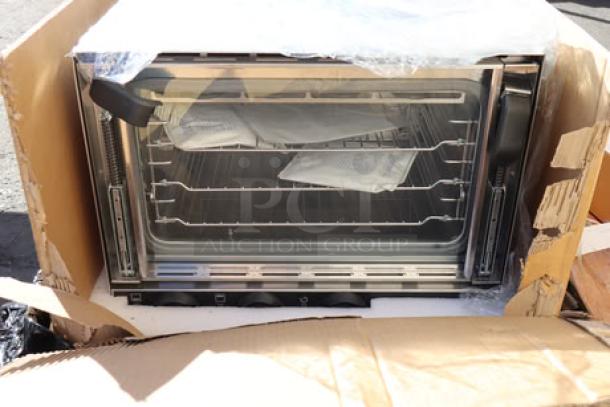 Brand new Vollrath CO4-208240FS convection oven in box, door handle missing. Scratch-N-Dent sale, 208/240V.