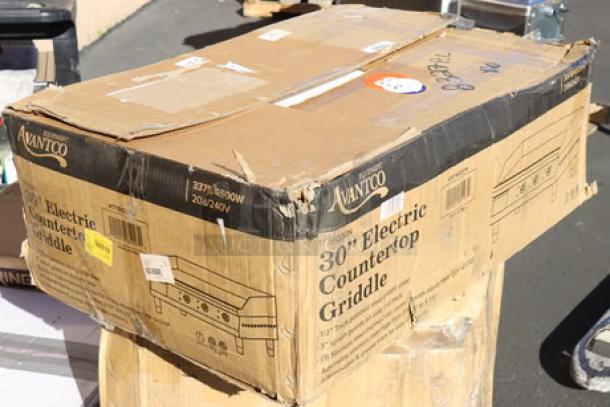 Brand new Avantco EG30N 30" electric countertop griddle in damaged original packaging. 208/240V, 3375W-4500W.