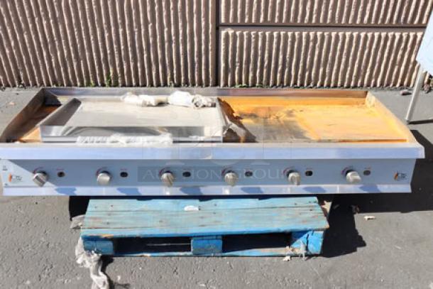 3-pack auction: Avantco T3300B conveyor toaster, Cooking Performance 72" gas griddle, American Range 16" jet wok; scratch & dent condition.