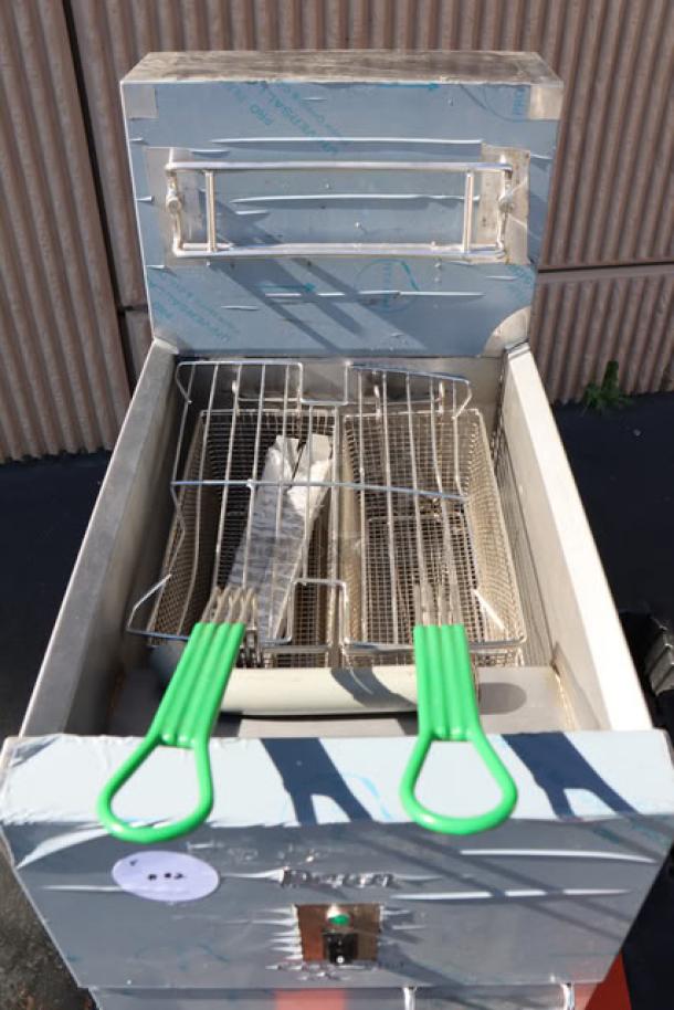 "Dean by Frymaster SR114ESD 40 lb. Electric Floor Fryer, new out of box, features dual baskets, green handles, 208V, 1 Phase."