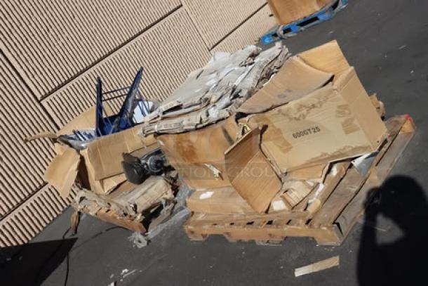 Massive mixed lot on 2 pallets with damaged packaging. Items include kitchen appliances, furniture, and fixtures.