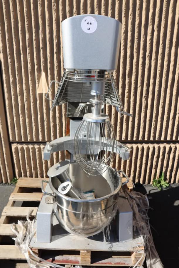 Brand new MainStreet Equipment CMIX30 30 Qt. Planetary Floor Mixer, 120V, 2 hp, with whisk, guard, missing gear selector.