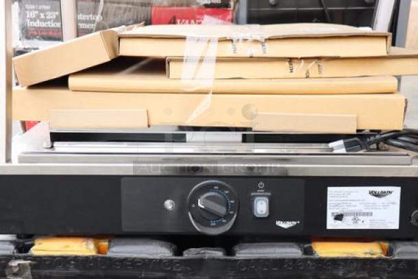 Vollrath HFM-26 Hot Food Merchandiser, 26", 1440W, brand new, slight frame bend, serial P080-25580719-008.