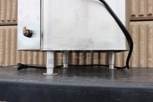 Brand new Avantco HWD10D 10-gallon hot water dispenser, 208/240V, 7,000W, missing back right leg. Serial: 20260300138.