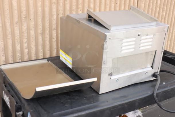 Avantco T140 Conveyor Toaster, 10" wide, 3" opening, 300 slices/hour, 120V, 1750W, brand new scratch-n-dent, missing legs.