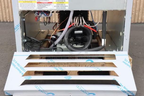 Beverage-Air HBR27HC-1 refrigerator, 30" bottom mounted. LED lighting, 115V. Out of packaging, possible scratches/dents. Serial: 15512328.