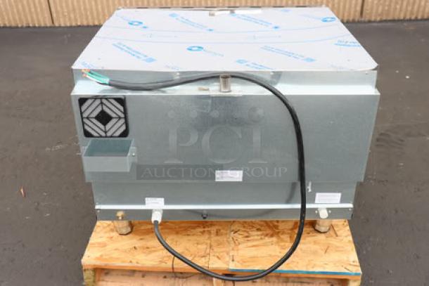 BRAND NEW Cooking Performance Group COF-D4-M electric convection oven, 4 trays, scratch-n-dent, 208-240V, 5600W.