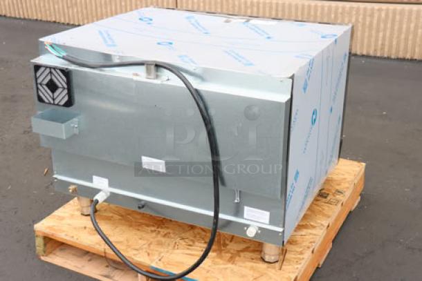 BRAND NEW Cooking Performance Group COF-D4-M Electric Convection Oven, 4 Tray, with moisture injection, 208-240V, S/N: 00L5022375.