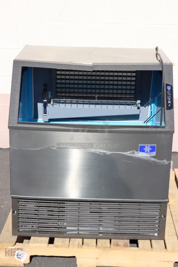 Manitowoc UDF0310A 30" undercounter ice machine, air-cooled, scratch-n-dent condition, includes 119 lb. bin, 286 lb. output.