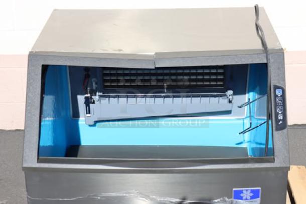 BRAND NEW SCRATCH-N-DENT! Manitowoc UDF0310A ice machine, 30" air-cooled, with 119 lb. bin capacity, 208-230V, 1 phase, 286 lb.