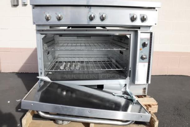 BRAND NEW SCRATCH-N-DENT Cooking Performance Group ER36-208-3 electric range, 36" with 6 burners, broken door hinge, 208V, 3 phase.