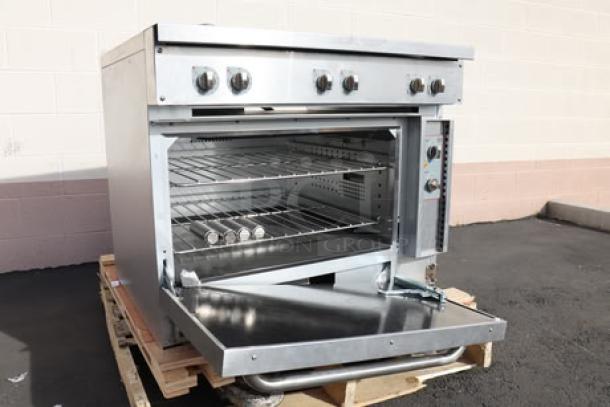 BRAND NEW SCRATCH-N-DENT Cooking Performance Group ER36-208-3 36" 6-burner electric range, 208V, 3 phase; broken door hinge.