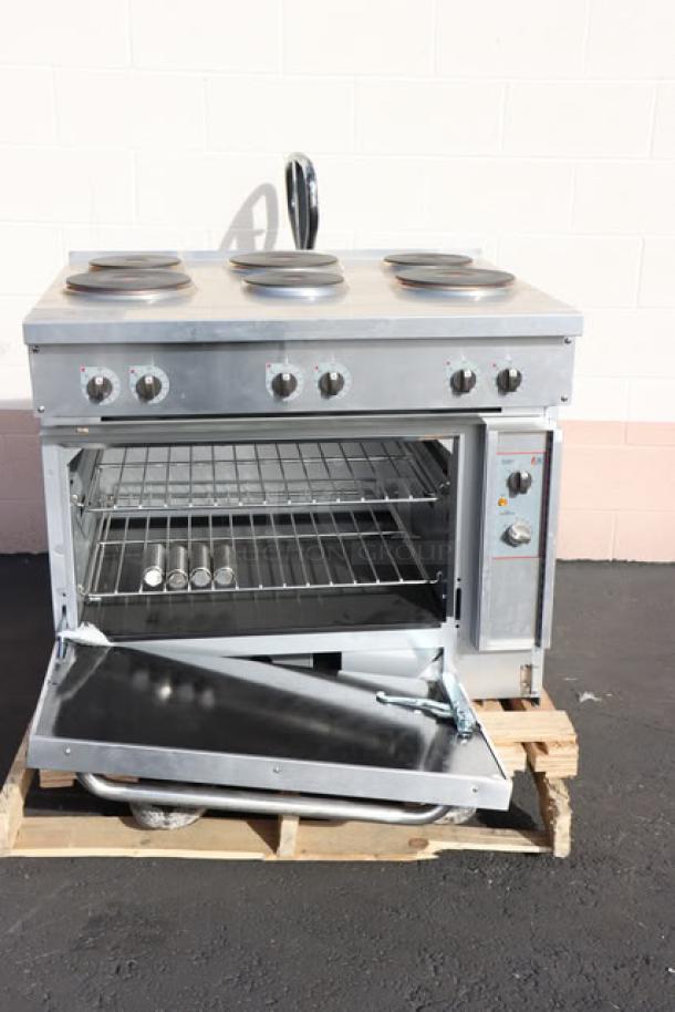 BRAND NEW Cooking Performance Group ER36-208-3 36" 6-burner electric range; broken door hinge; 208V, 3-phase.