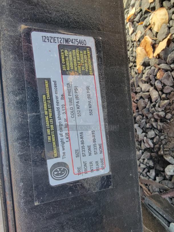 Label on 2021 Quality Kitchens Mobile Food Trailer showing VIN 1Z9Z1ET27MP475460, tire, loading, and PSI information.