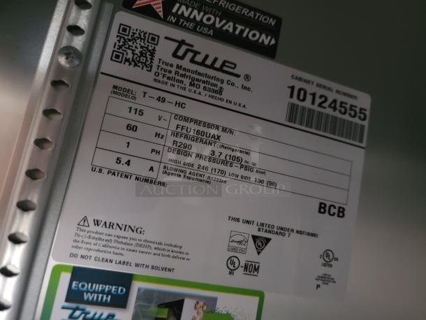 True refrigeration label indicating Model T-49-HC, R290 refrigerant, serial 10124555, 115V, 60Hz, NSF/ANSI Standard 7.