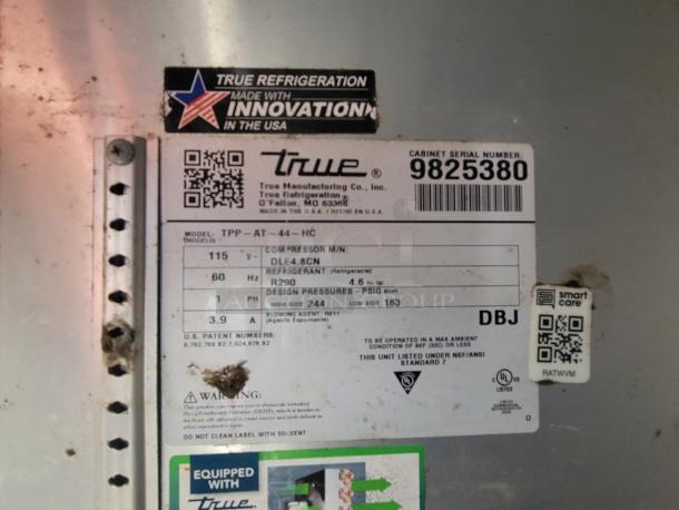 Label on a True refrigeration unit with model TPP-AT-44-HC, serial number 9825380. Made in USA with NSF/ANSI Standard 7 compliance.