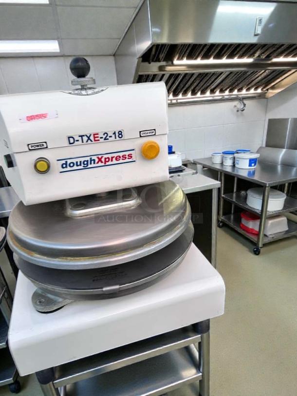 Commercial Dough Press DoughXpress D-TXE-2-18W LV, 18", excellent condition, fully tested. Made in USA by HIX Corporation.