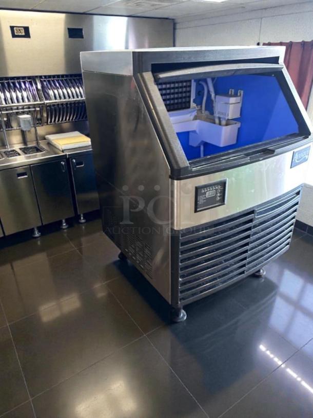Avantco UC-210A commercial undercounter ice machine, air-cooled, stainless steel, outstanding condition, fully tested, 115V.