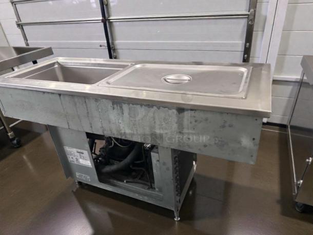 Delfield 8148-EFN refrigerated cold food table, stainless steel, 115V, NSF & UL listed, exceptional condition, fully tested.