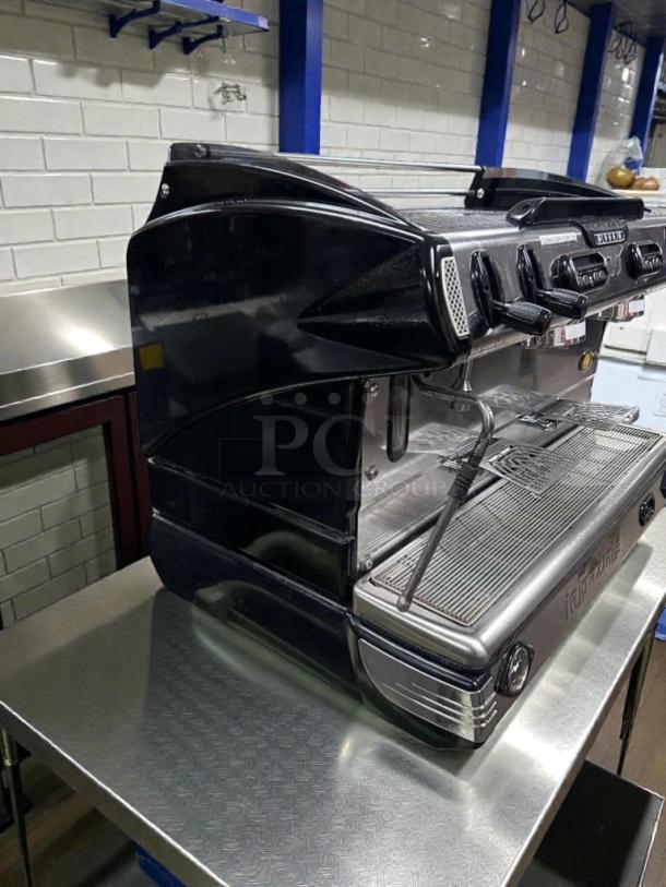 La Spaziale S9 EK2 2 Group Commercial Espresso Machine, outstanding condition, fully tested, 230V, made in Italy.