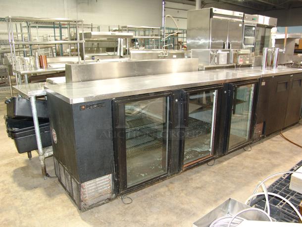 True TBB-4G Bar Refrigerator, 3 glass doors, model TDD-2, black, 115v, exceptional condition, visible True logo.