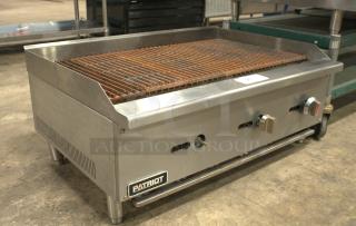 PATRIOT FMECTC-36/NG countertop griddle, stainless steel, 3 controls, vented sides, premium condition, sturdy legs.