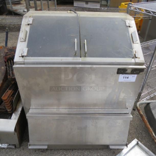 Texican TCD-1 stainless steel chip warmer, 44-gallon capacity, 29x26x3.5 inches, used condition, dual-lid, durable design.