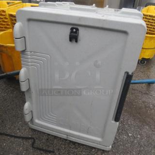 Cambro Ultra Pan Carrier UPCS400 in used condition. Sturdy construction, secure latch, visible surface wear.