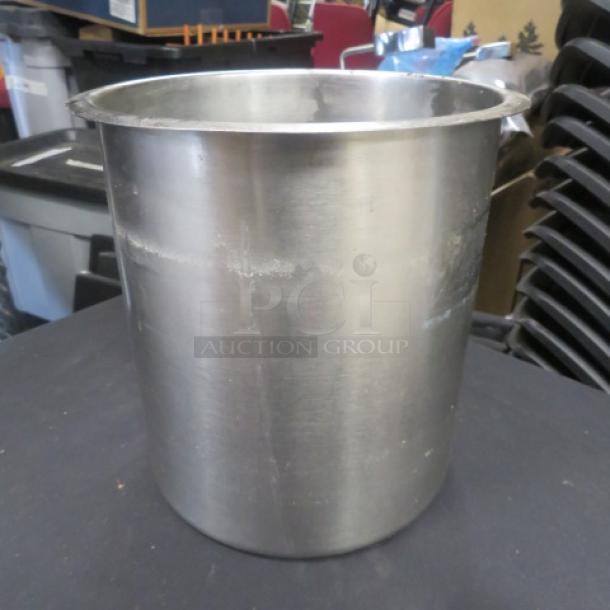 Stainless steel Bain Marie, 9.5x9.5 inches, good condition, smooth brushed finish. Ideal for food service and catering.