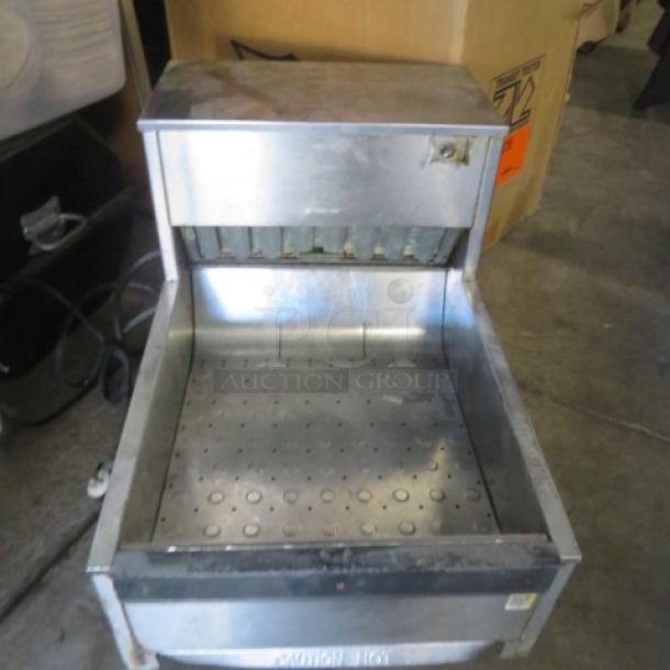 Carter Hoffman SS Crisp And Hold Warmer, Model CNH18, stainless steel, 17.5x28x18 inches, used condition.