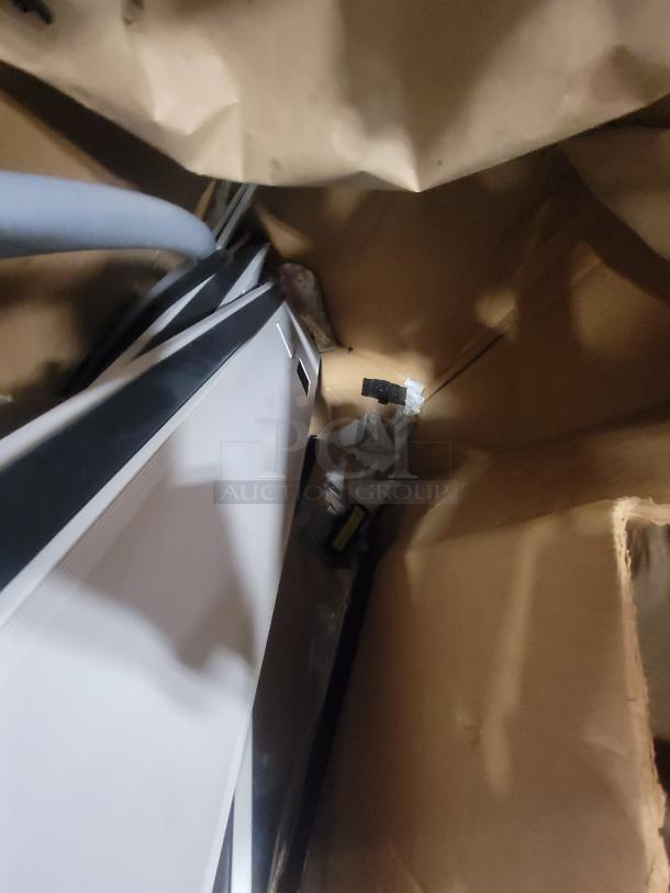 Set of 5 AIS Matrix 6x6 cubicles, premium glass tiles, gray fabric panels, height-adjustable tables, near-new condition.