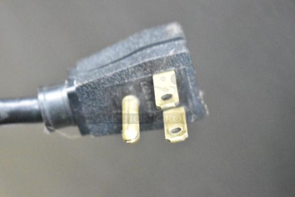 Power plug for Beverage Air KR48-1AS cooler, 115 volts.