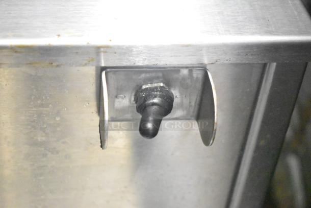 Carter Hoffmann CNH14 countertop fried food warmer, showing control switch. Used condition, 120 volts, single phase.