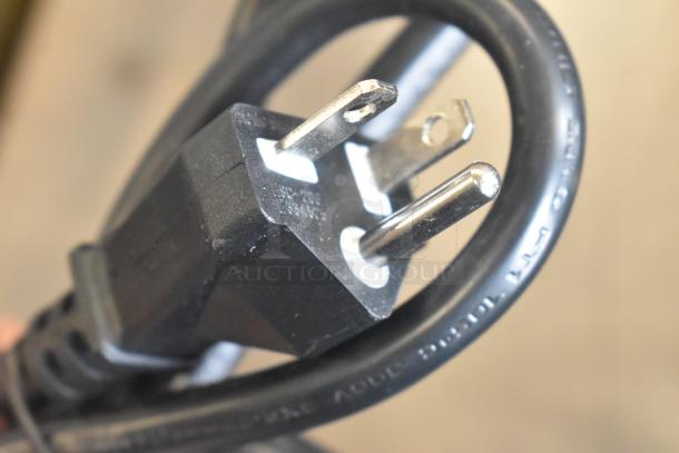 Power plug for Avantco 177ID18DB Double Induction Range, 208-240V, 1 Phase, in good condition.