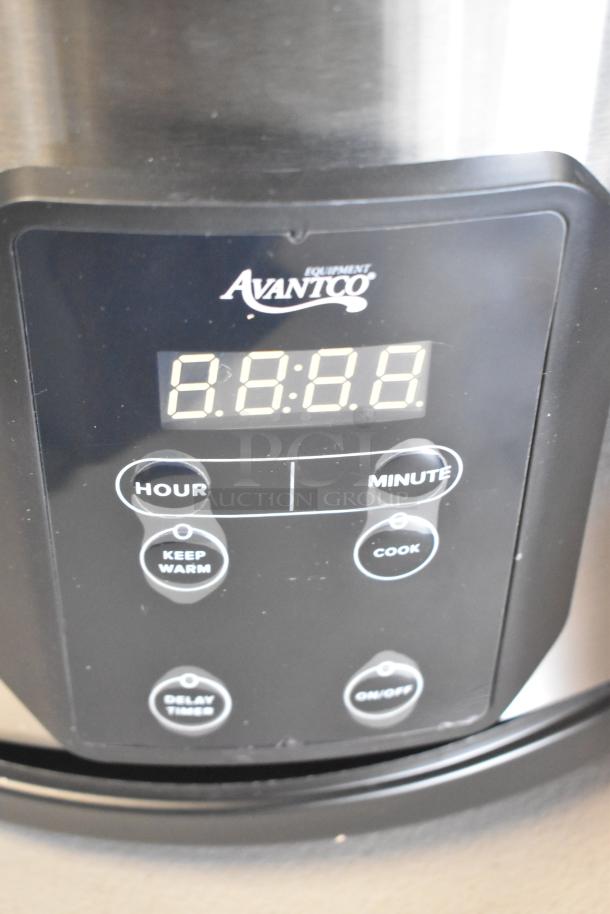 Avantco 177RCSB90 digital rice cooker, 90-cup capacity, new scratch and dent, with display. Features cook, warm, and timer.