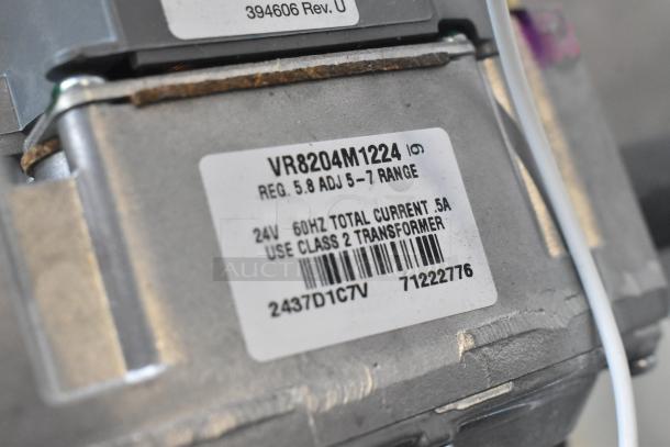 Brand new Heatstar 4000 Series radiant heater, 40,000 BTU, spark ignition, tag: VR8204M1224, 24V, 60Hz.