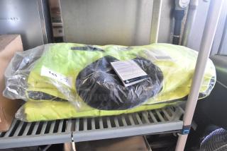 2 brand new Hivis RefrigiWear jackets in packaging. Includes tags indicating auction and condition as scratch and dent.